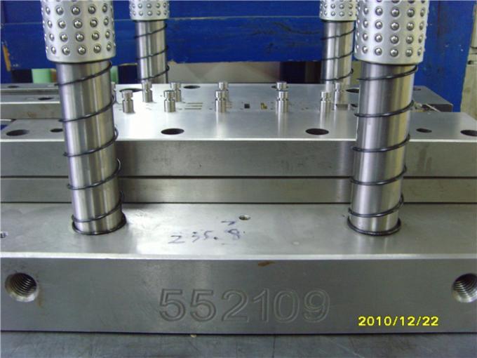 Thread Metal Stamping Mold Progressive Die One Row Cavity Testing / Adjusting Service 1