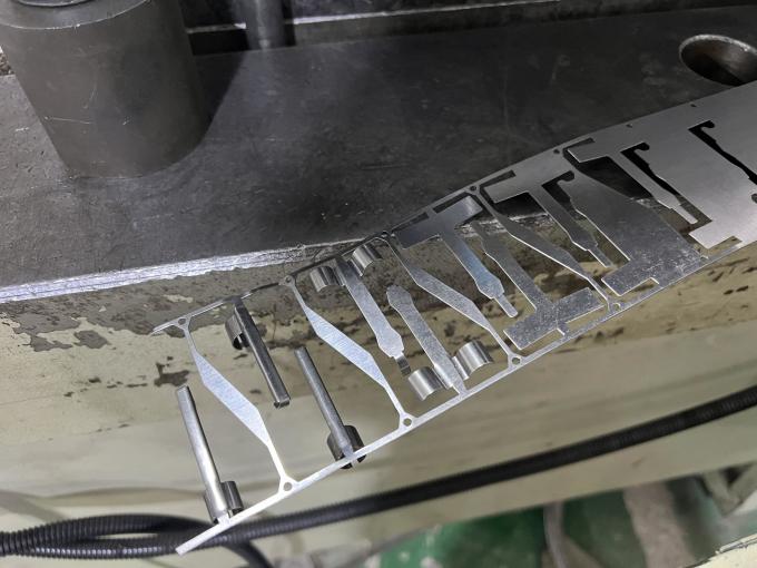 Home continuous die shrapnel OEM custom copper iron aluminum sheet metal processing metal stamping 2